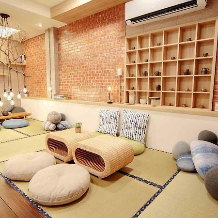 Bird Series B&B&Hostel複合式民宿#本國旅客須先匯款 Тайнань Екстер'єр фото