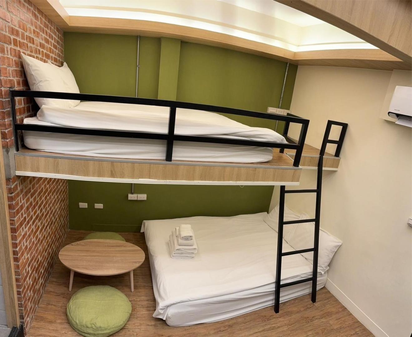 Bird Series B&B&Hostel複合式民宿#本國旅客須先匯款 Тайнань Екстер'єр фото