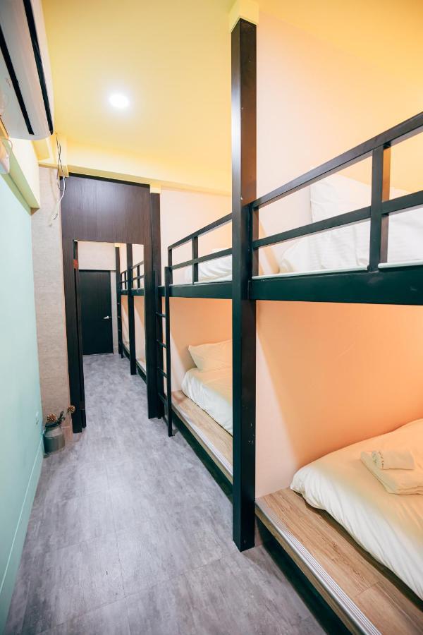 Bird Series B&B&Hostel複合式民宿#本國旅客須先匯款 Тайнань Екстер'єр фото