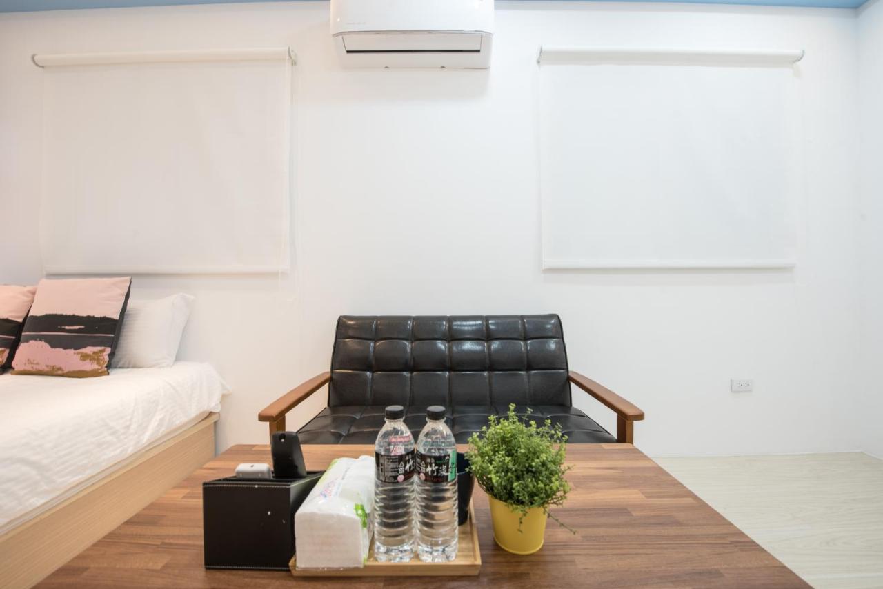 Bird Series B&B&Hostel複合式民宿#本國旅客須先匯款 Тайнань Екстер'єр фото