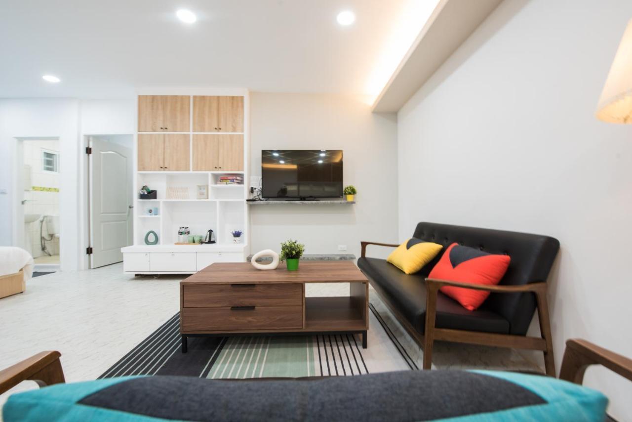 Bird Series B&B&Hostel複合式民宿#本國旅客須先匯款 Тайнань Екстер'єр фото